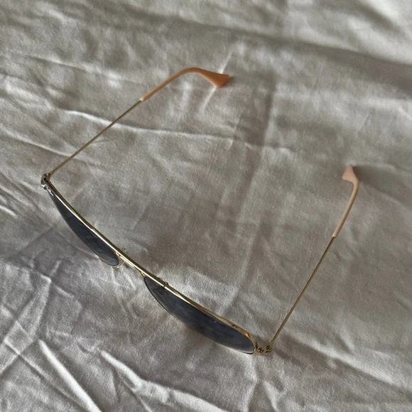 Ray-Ban Gold Aviator Sunglasses with Blue Lenses - Picture 2 of 4